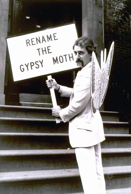 Jojo, King of the New York Gypsies (a.k.a. Joey Skaggs), protesting to rename the Gypsy Moth in 1982